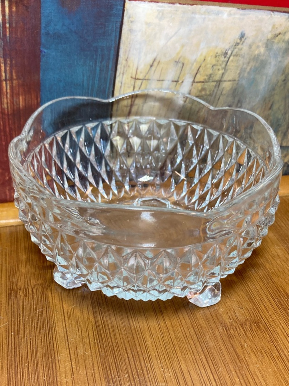 Vintage Clear Diamond-Pattern Footed Glass Bowl Decorative Grooves Wavy Rim